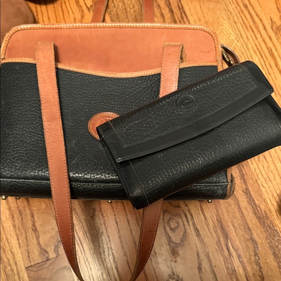 Dooney & Bourke Black and Tan Shoulder Bag - Picture 3 of 13
